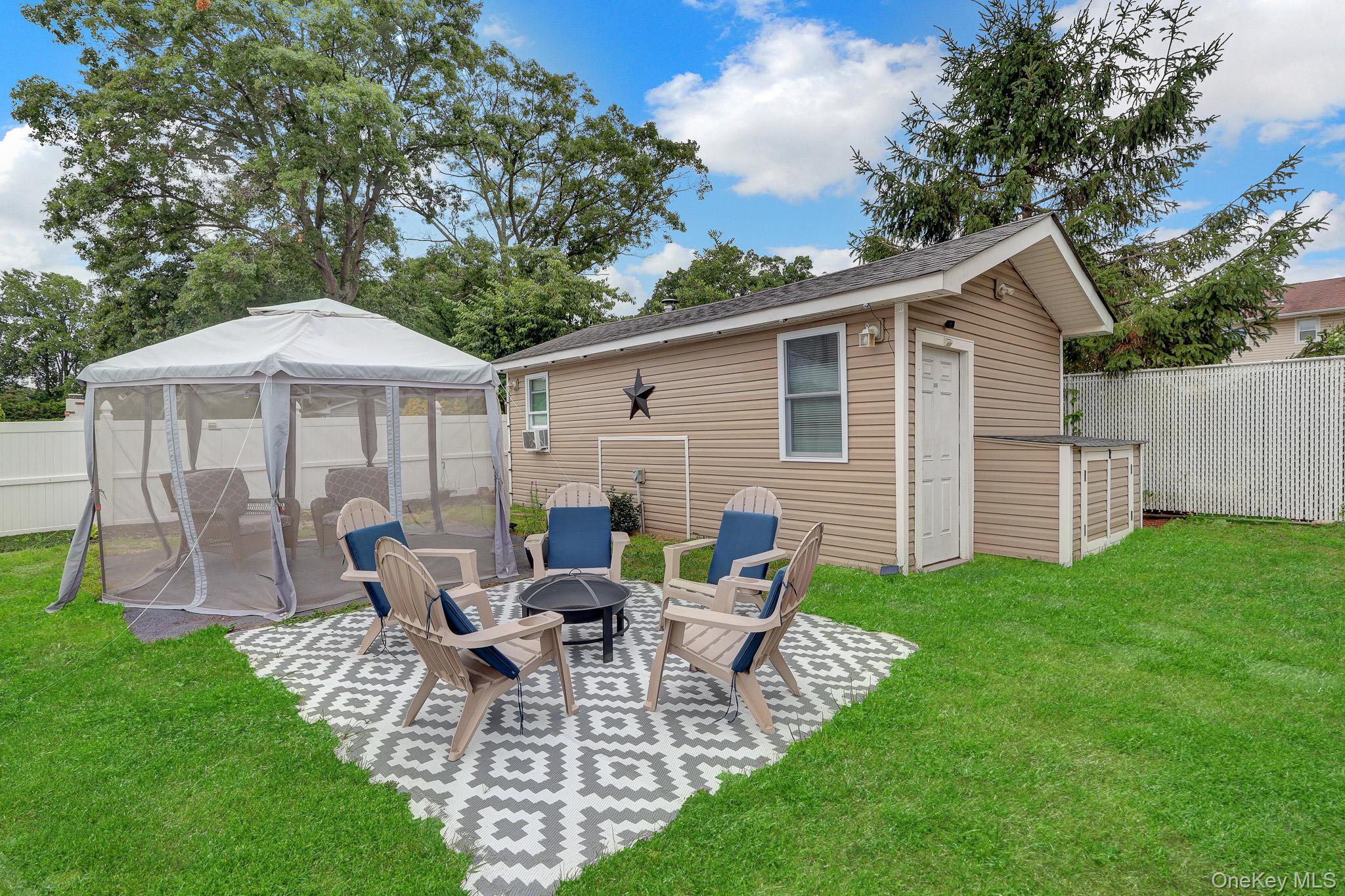 629 East Drive – For Sale photo 3