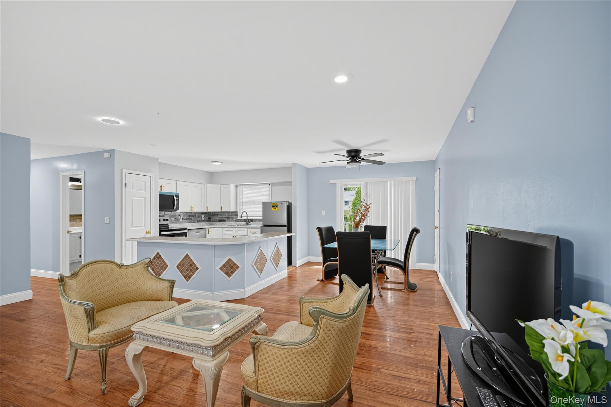 182 New York Avenue – For Sale photo 3