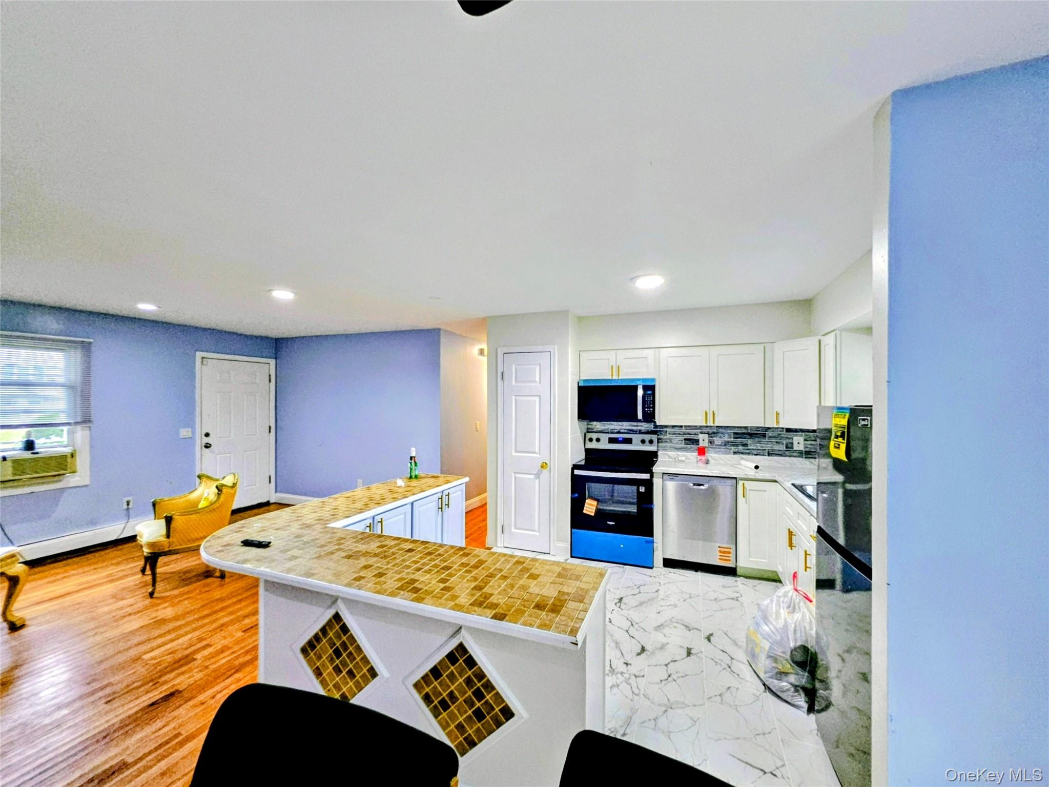 182 New York Avenue – For Sale photo 4