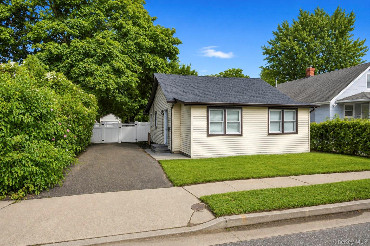 31 Oakland Avenue – For Sale