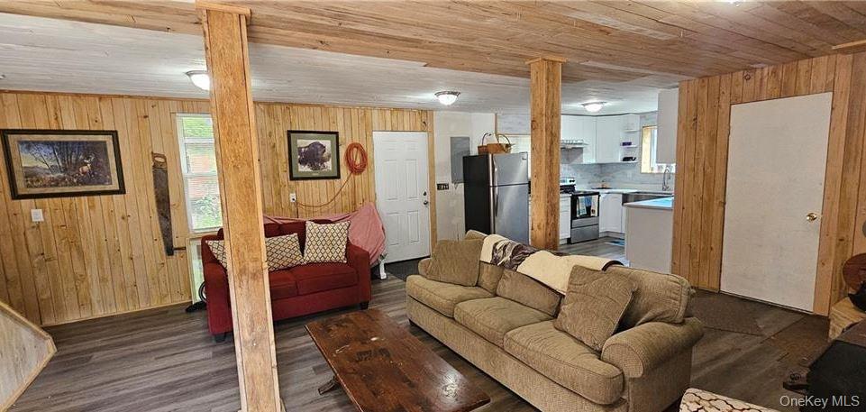 9003 County Hwy 28 – For Sale photo 2