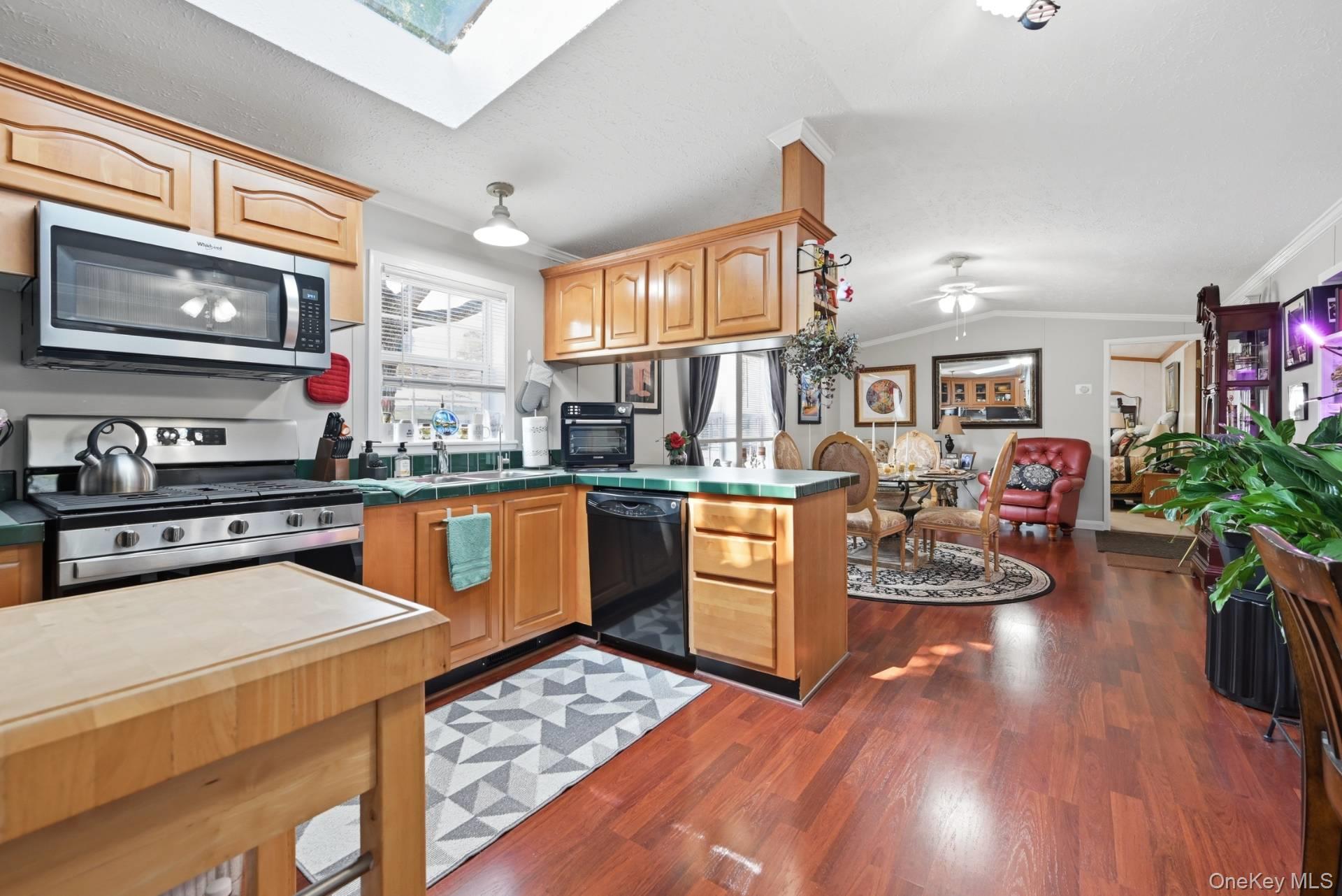 37 Hubbard Avenue, Unit 84 photo 6