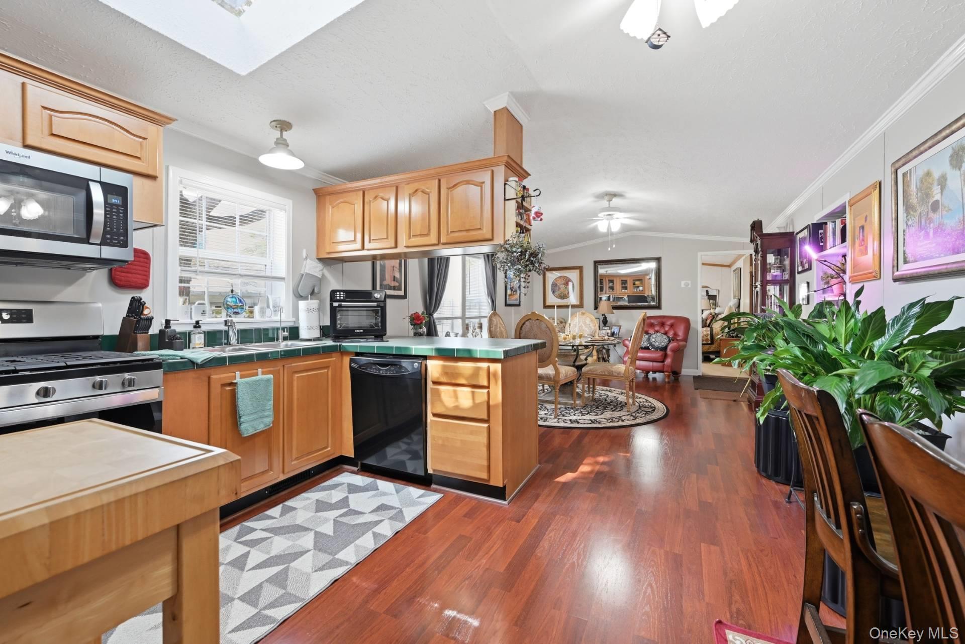 37 Hubbard Avenue, Unit 84 photo 4