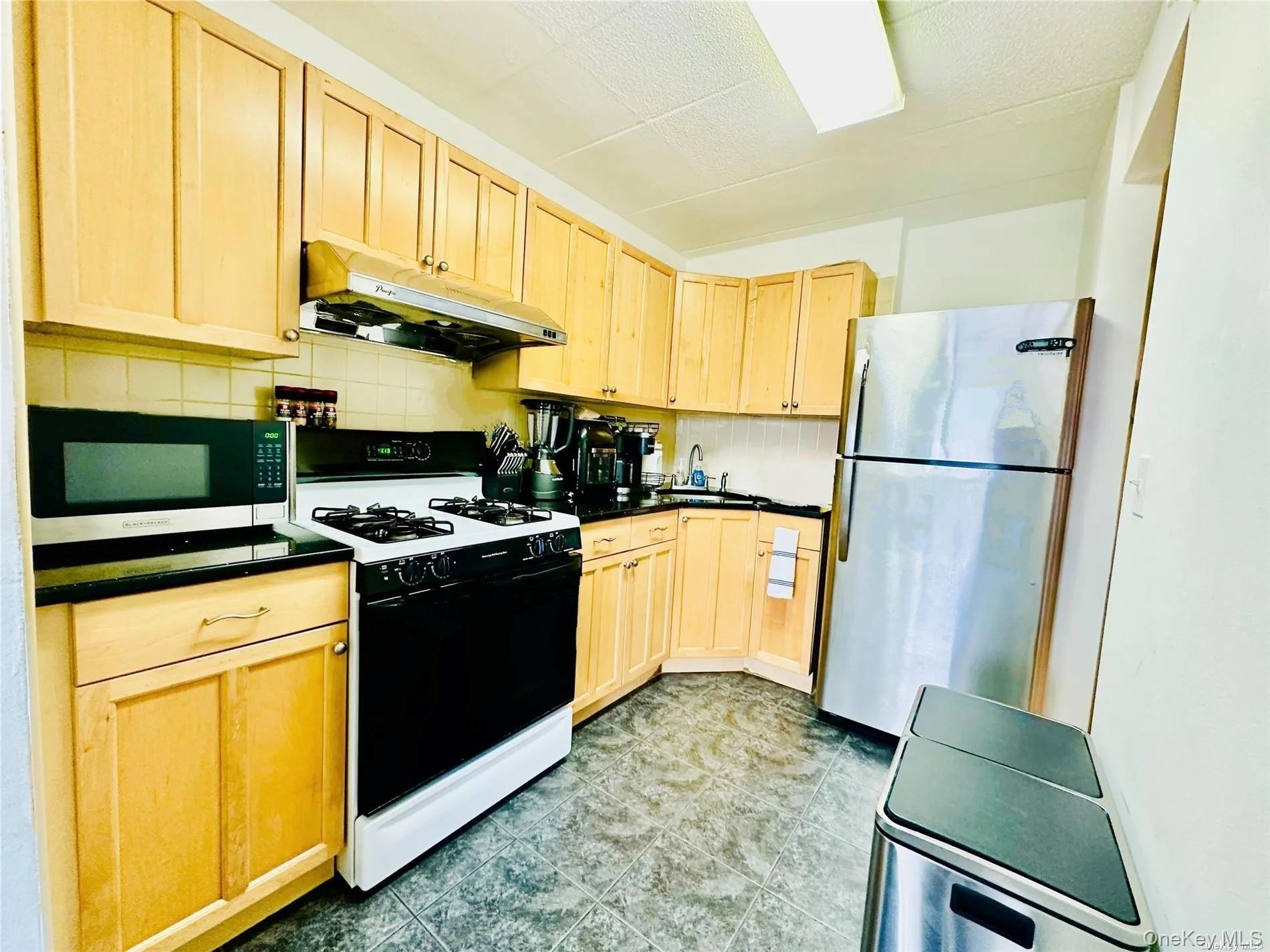 92-29 Queens Boulevard, Unit 16H photo 12