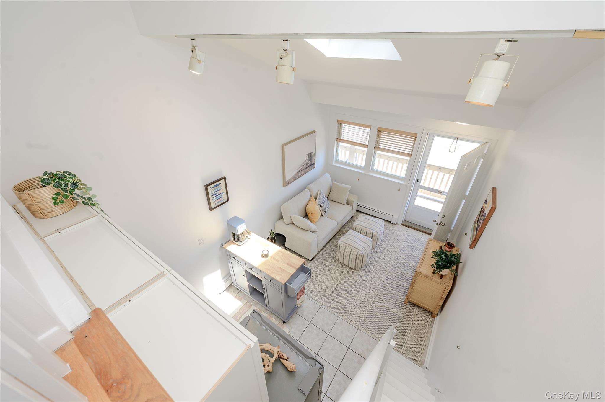 979 Oceanfront St, Unit 11 photo 11