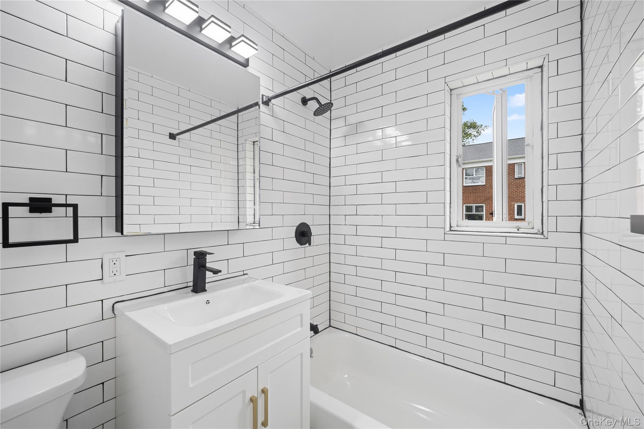 226-29 Manor Road, Unit #2 photo 15