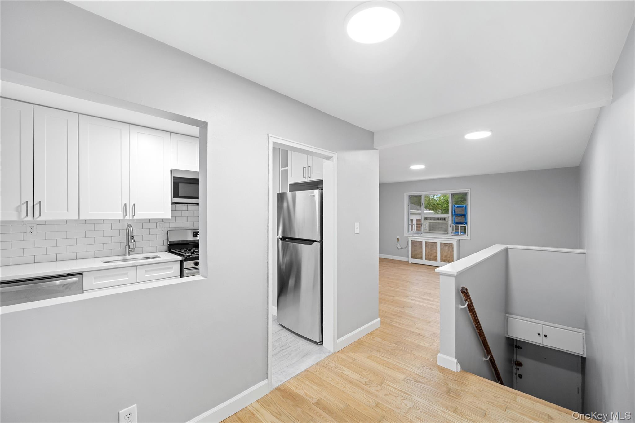 226-29 Manor Road, Unit #2 photo 3
