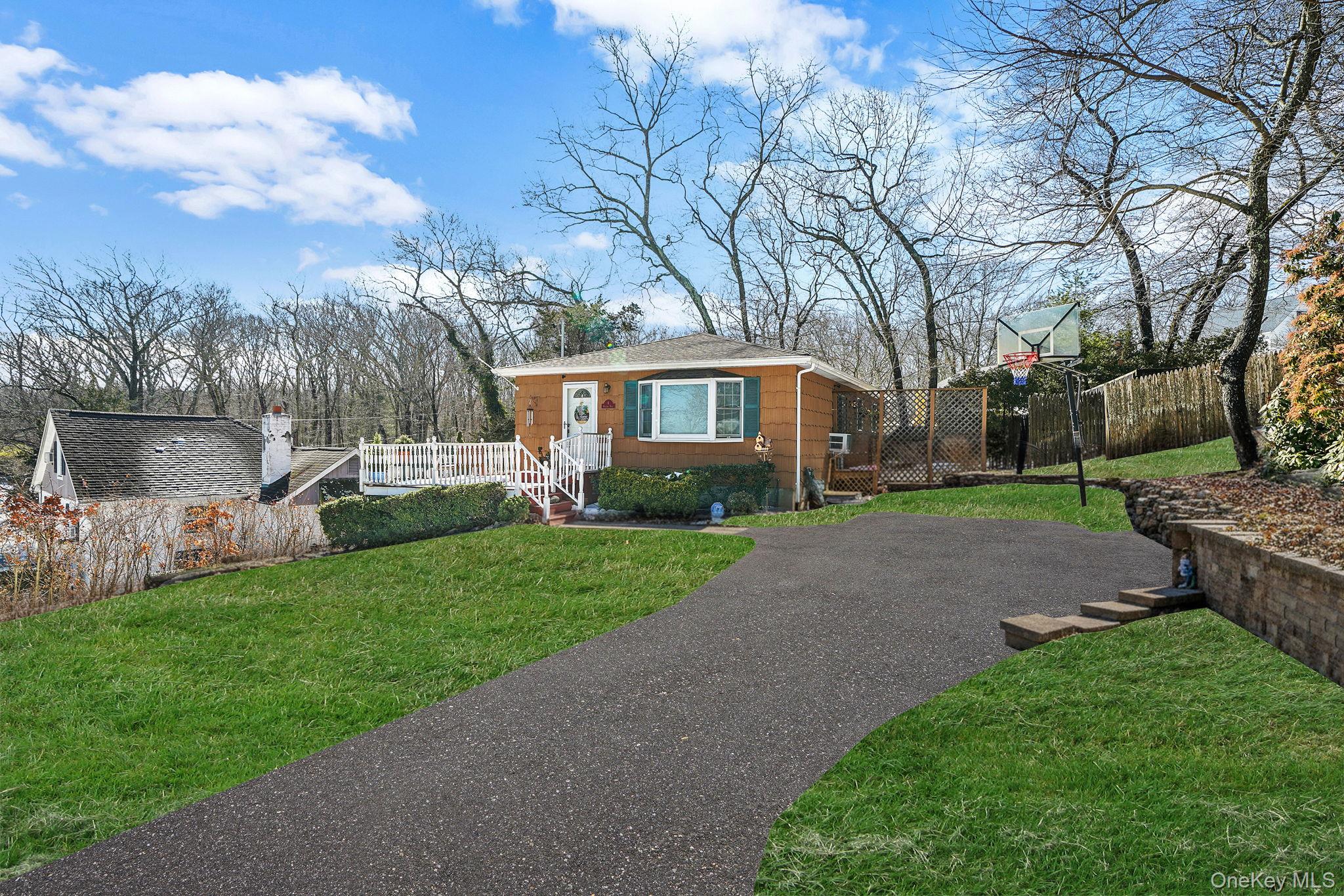 6 Hillside Road – For Sale photo 3