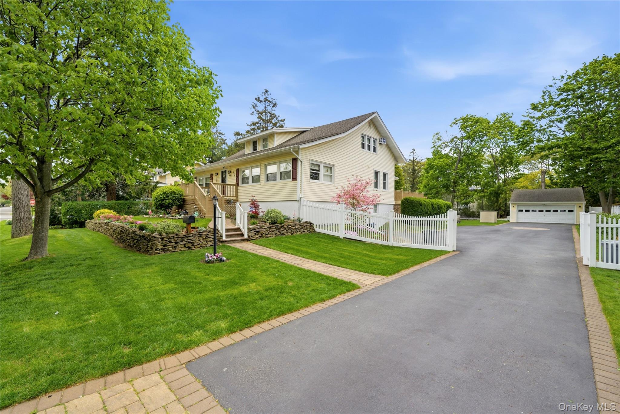 414 Potter Boulevard – For Sale photo 3