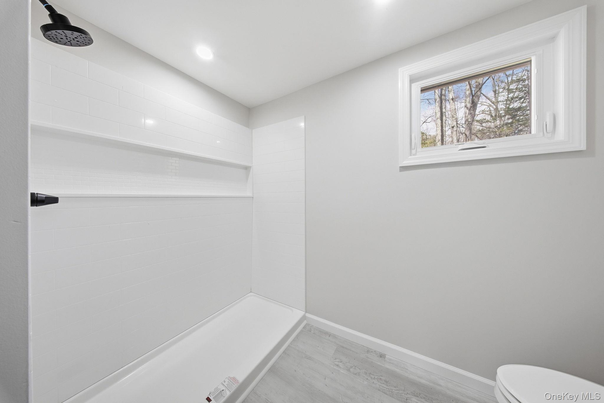 24 Farmingdale Lane – For Sale photo 15