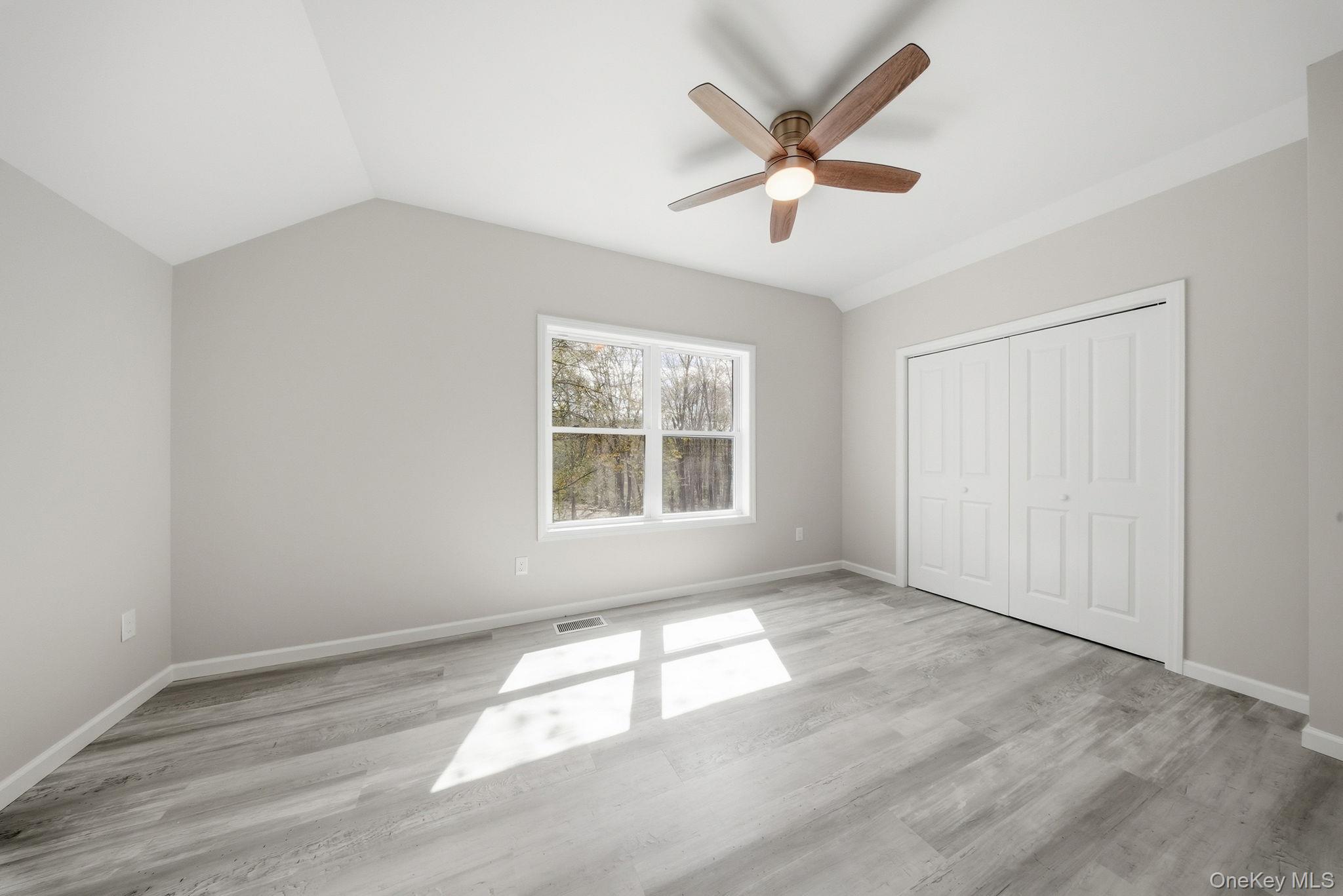 24 Farmingdale Lane – For Sale photo 27