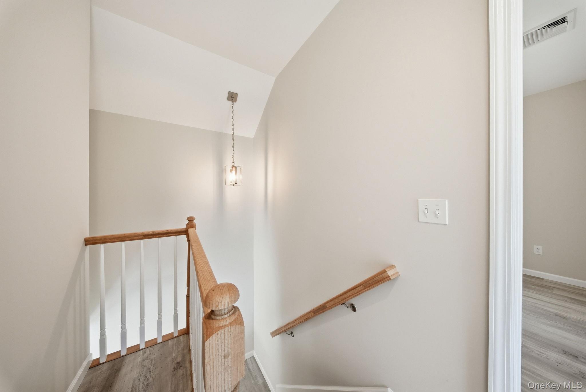 24 Farmingdale Lane – For Sale photo 22