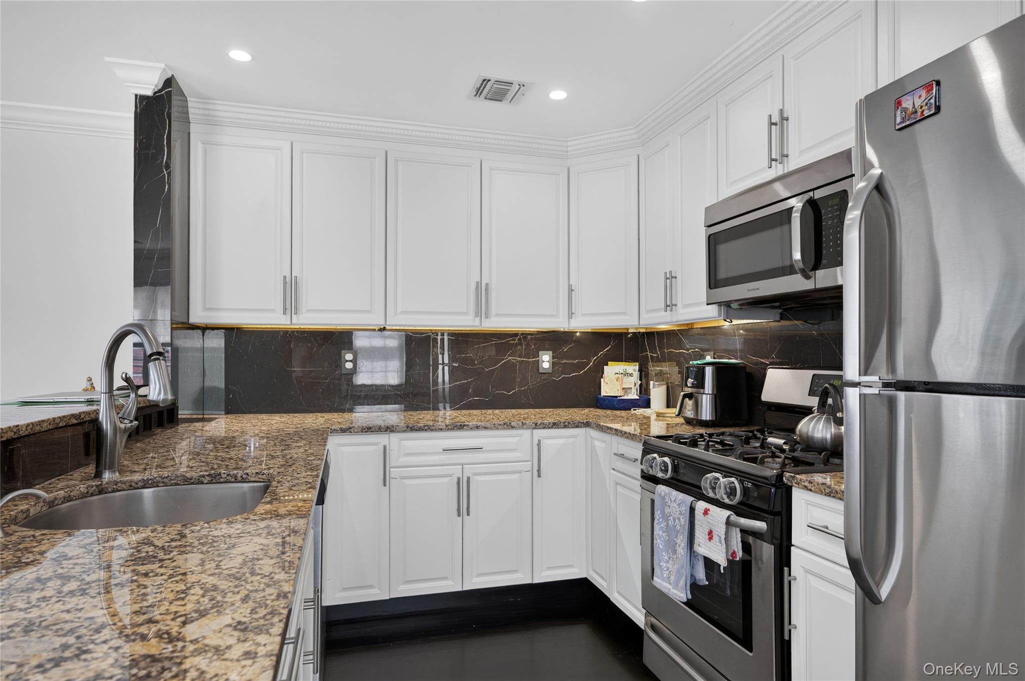 1 Koch Place – For Sale photo 10