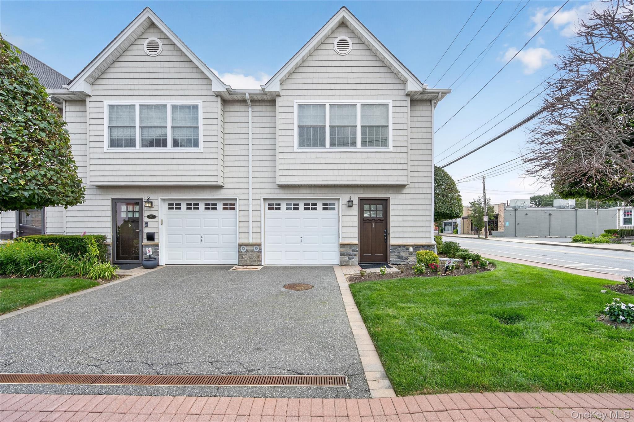 1 Koch Place – For Sale photo 2
