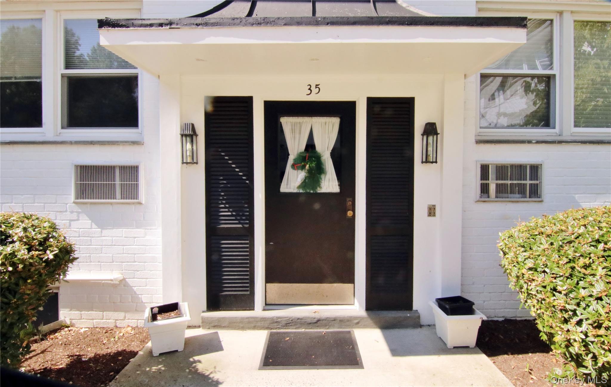 35 Avon Circle, Unit A photo 7