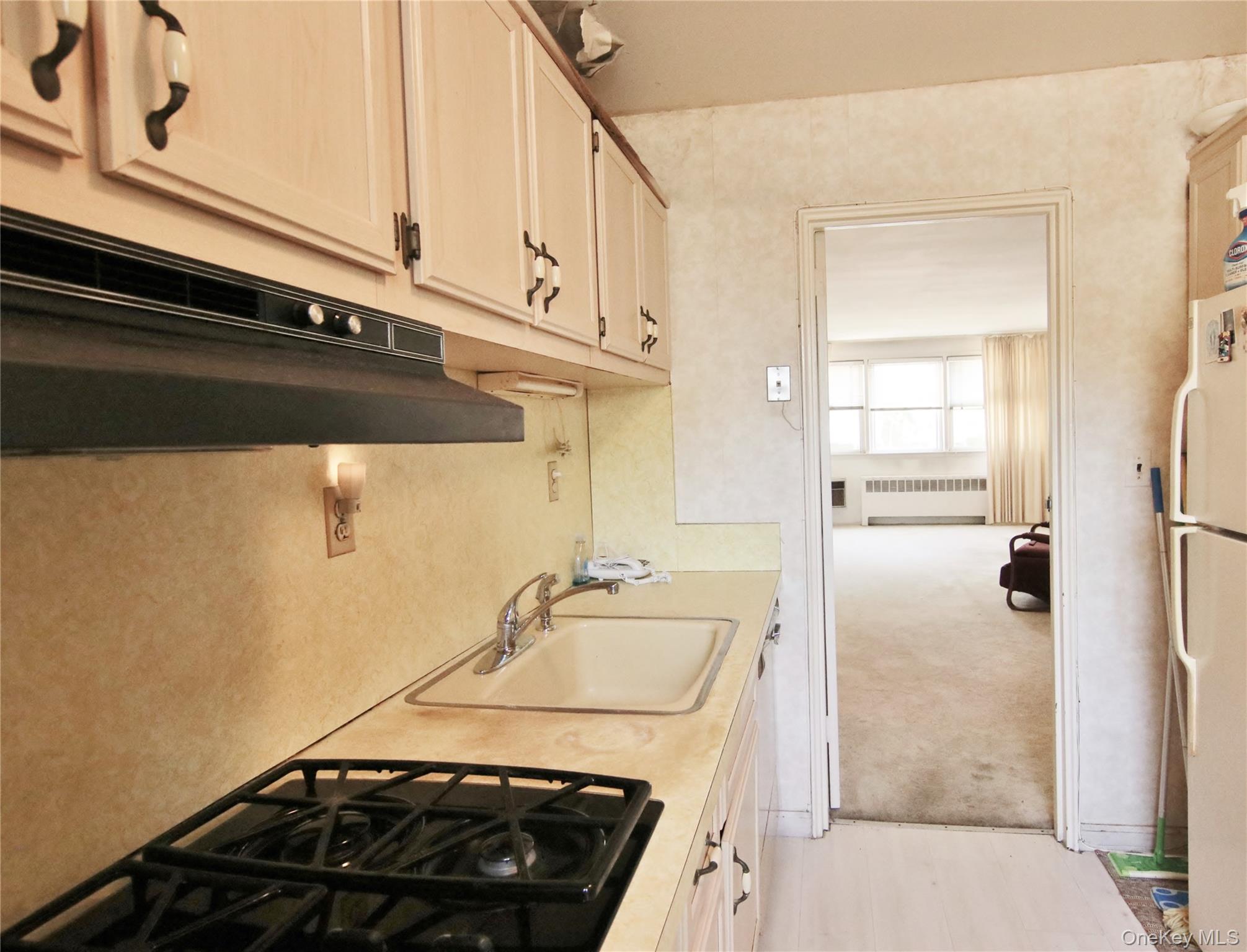 35 Avon Circle, Unit A photo 22