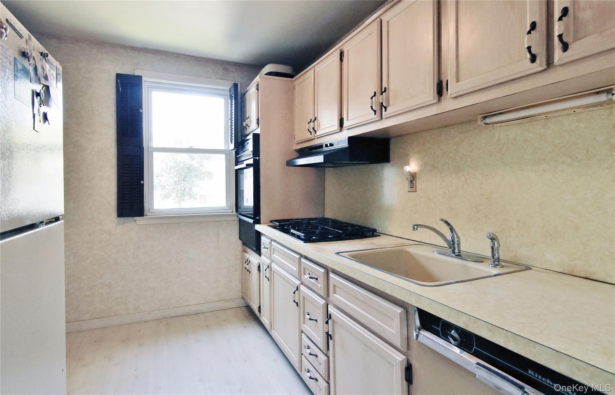 35 Avon Circle, Unit A photo 20