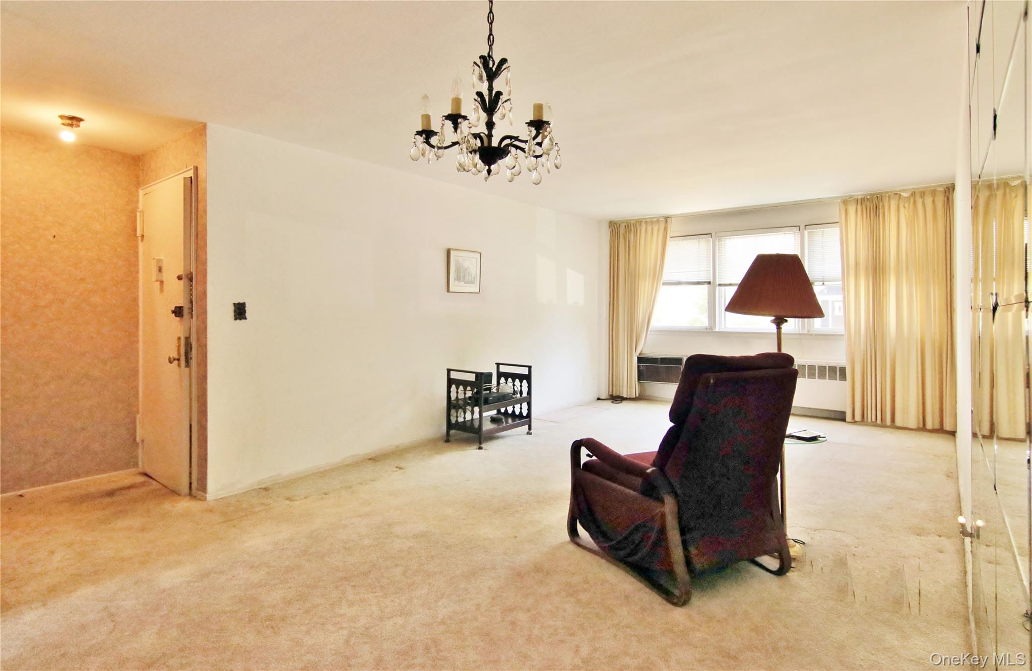 35 Avon Circle, Unit A photo 11