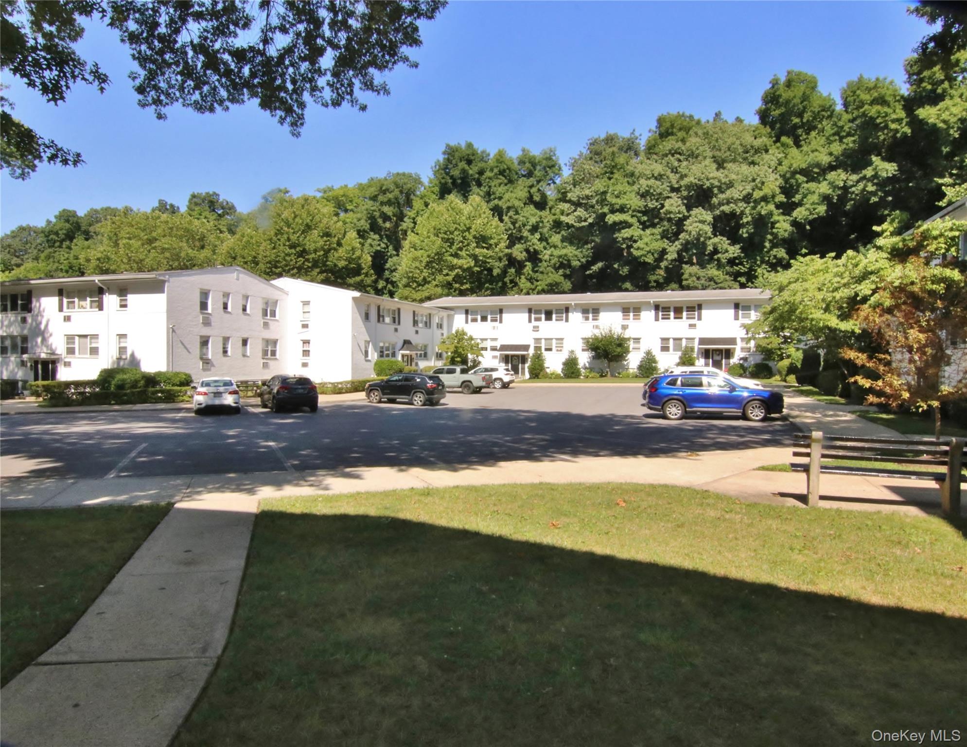 35 Avon Circle, Unit A photo 2