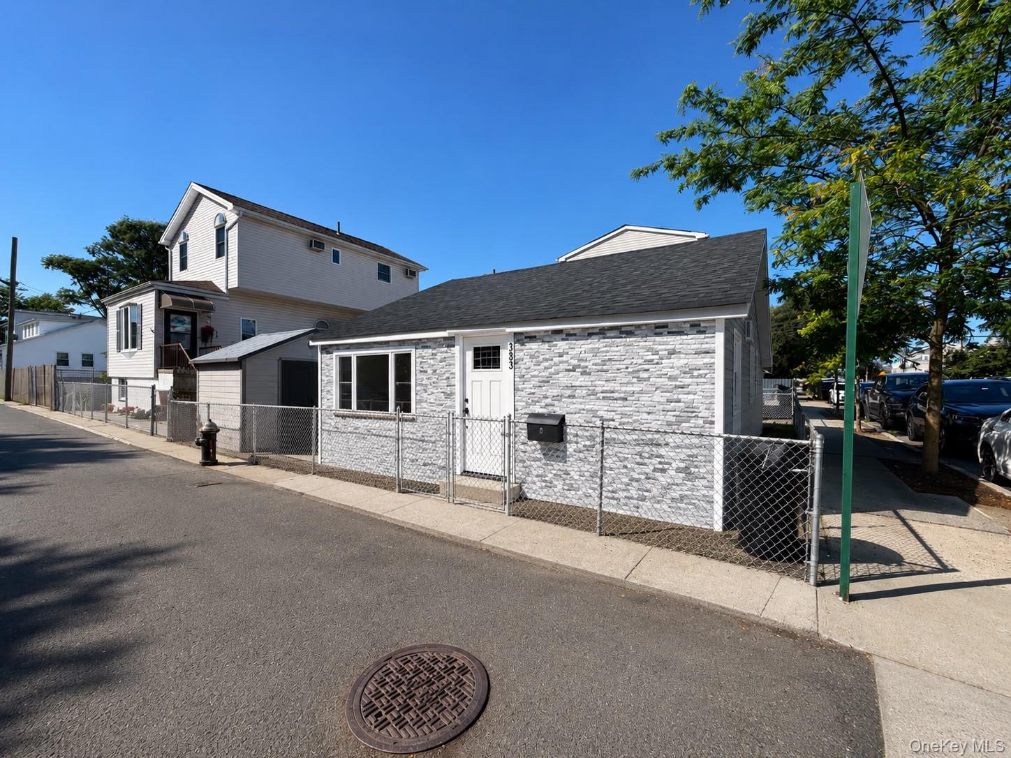 11 Ivan Court – For Sale photo 2