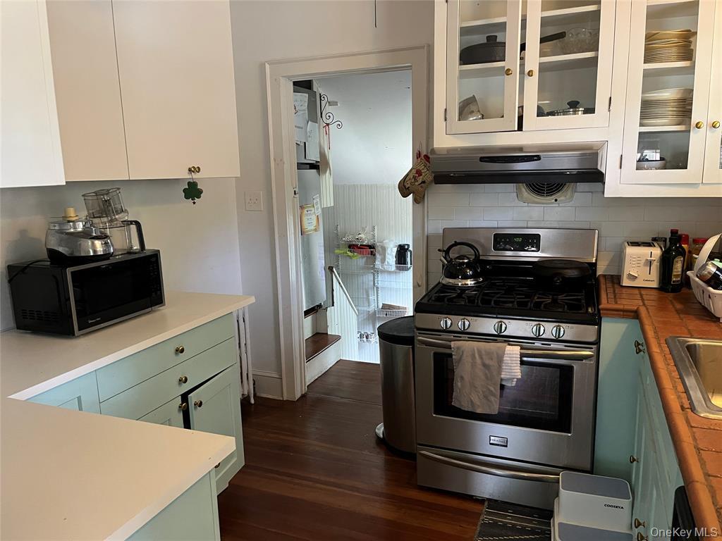 25 Willow Avenue – For Rent photo 3