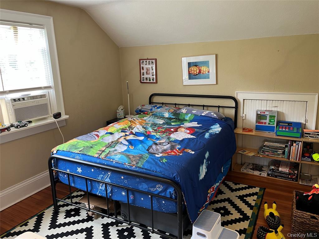 25 Willow Avenue – For Rent photo 10