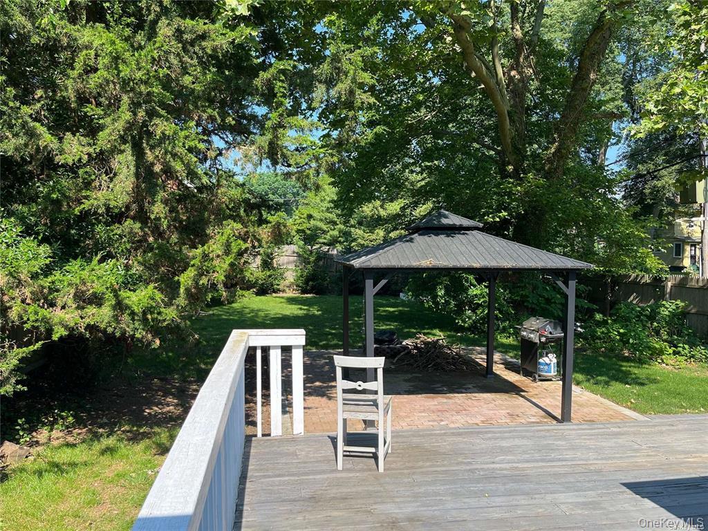 25 Willow Avenue – For Rent photo 13