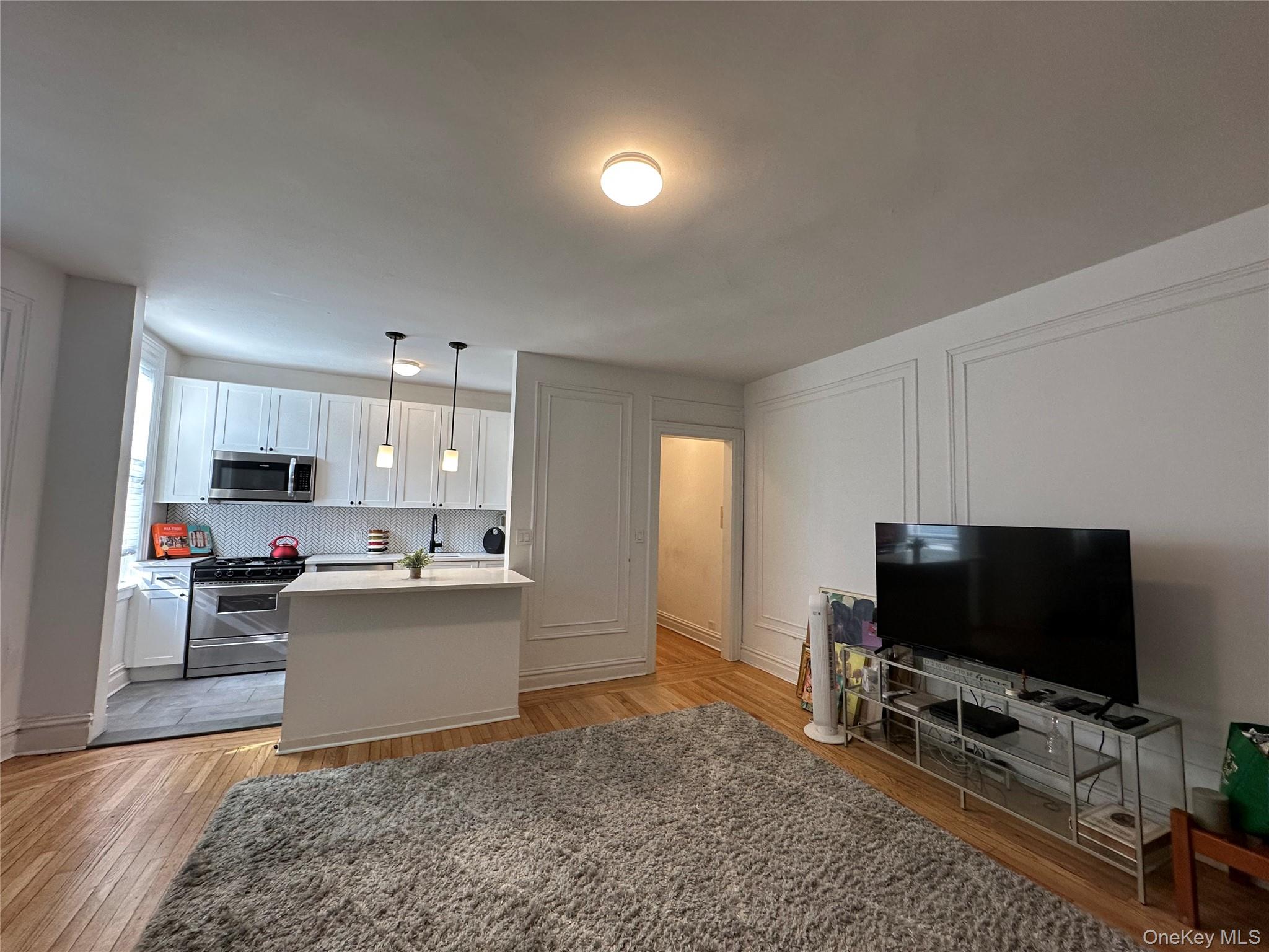 445 Gramatan Avenue, Unit EB1 photo 10