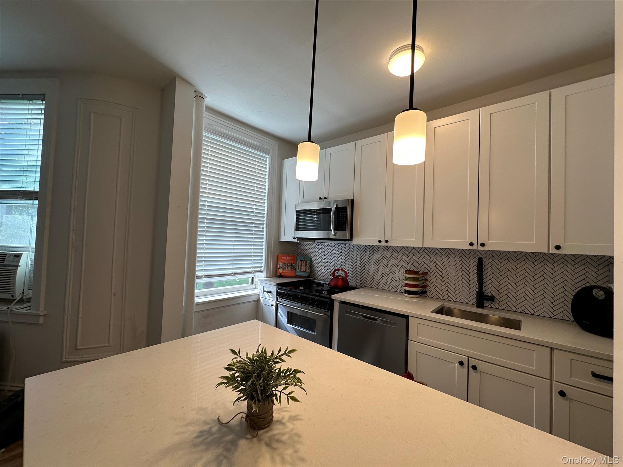 445 Gramatan Avenue, Unit EB1 photo 6