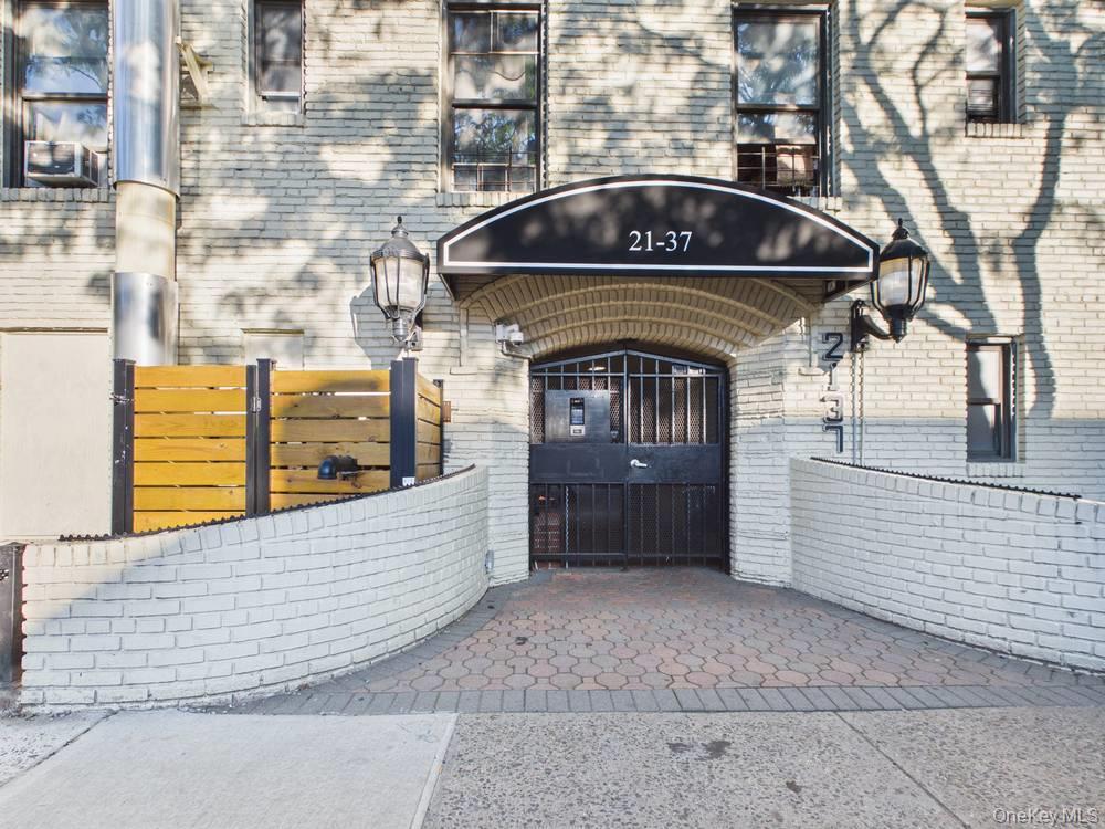 21-37 33rd Street, Unit 3D