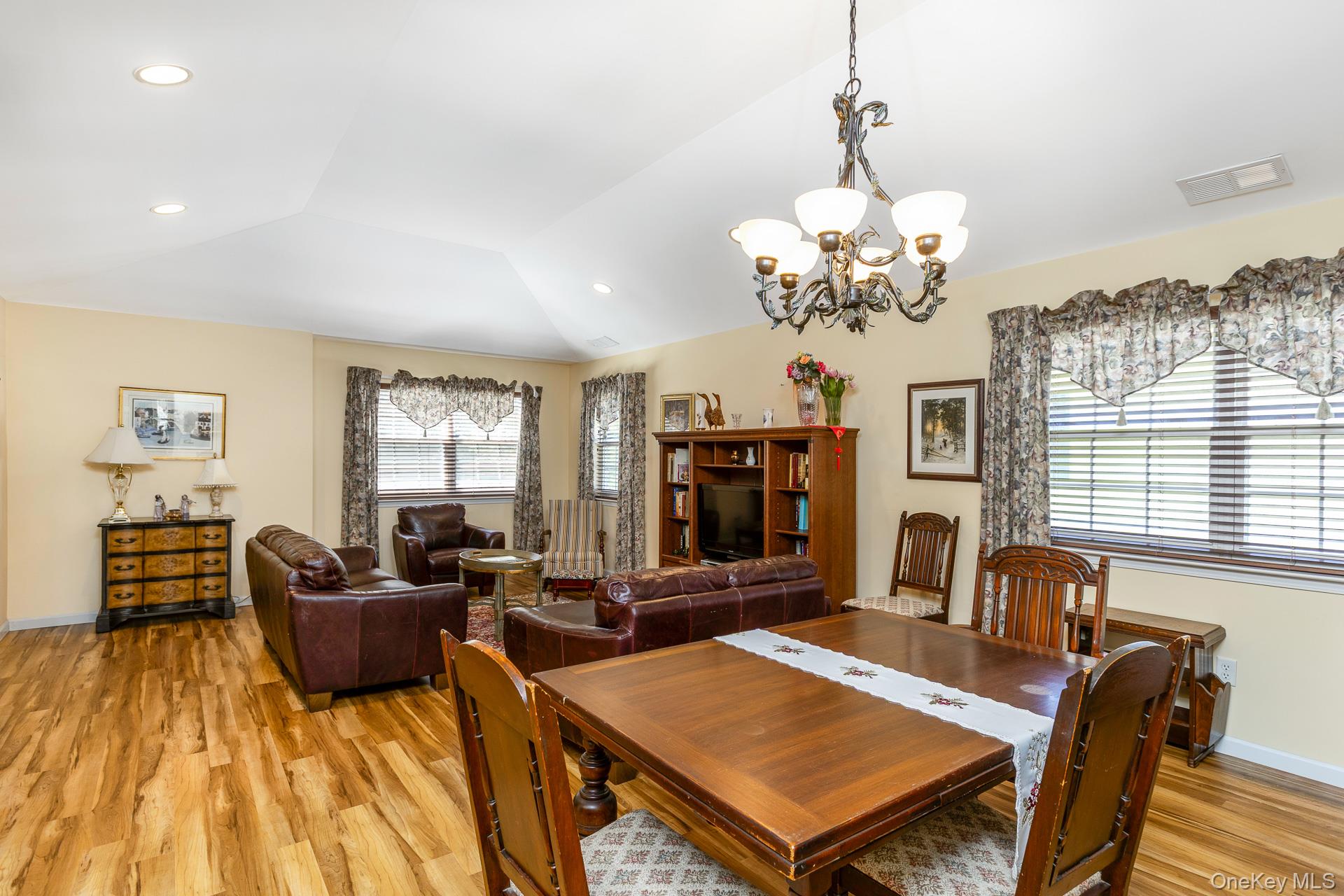 1204 Aerie Way, Unit 1204 photo 5