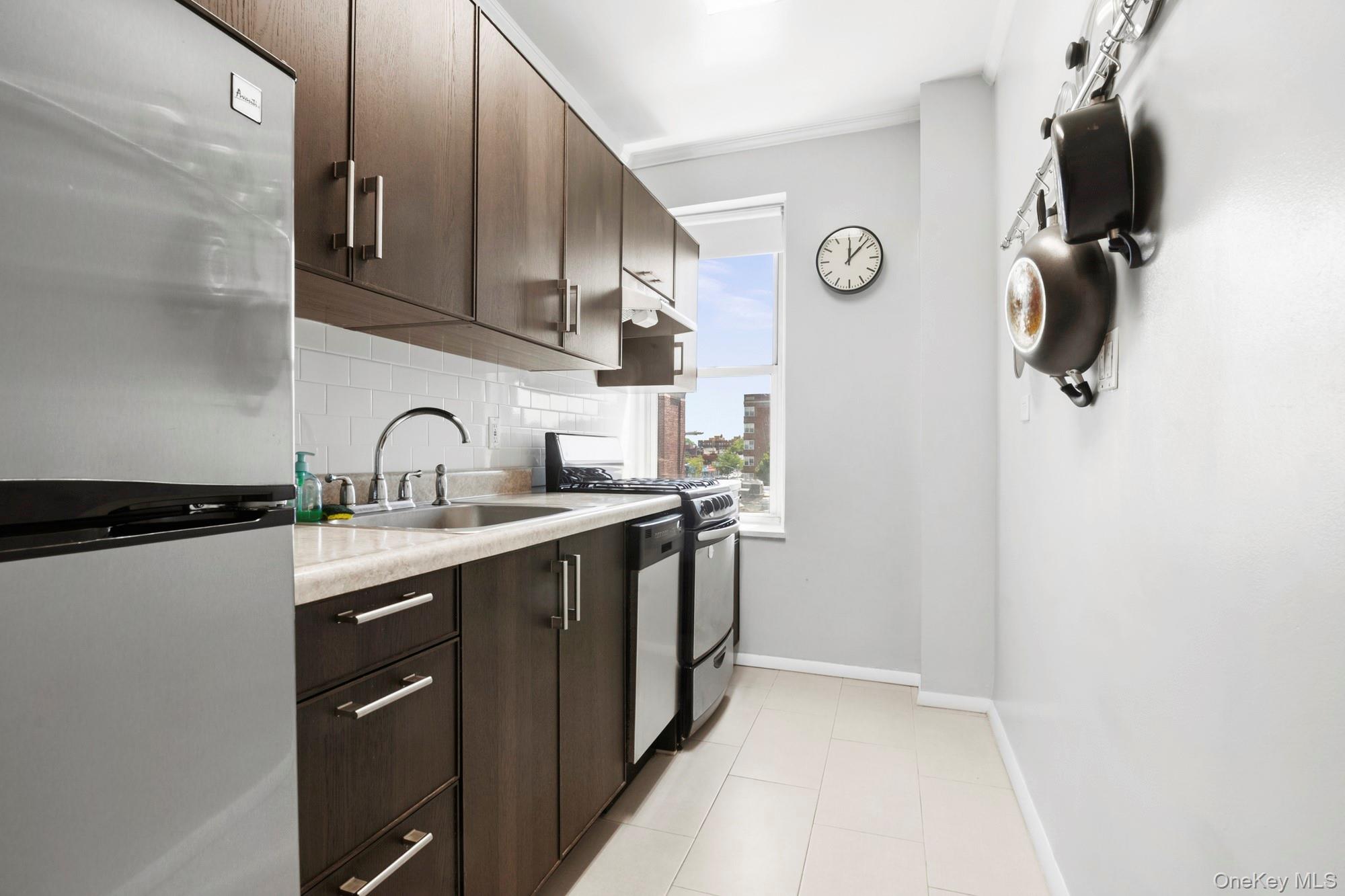 111-35 75th Avenue, Unit 42 photo 3