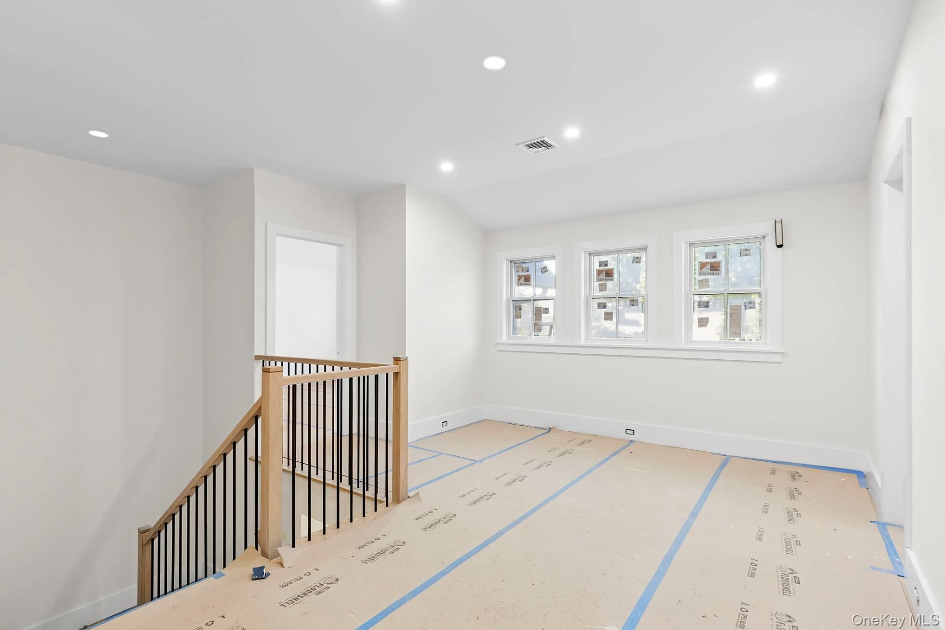 38 N Bay Avenue – For Sale photo 7