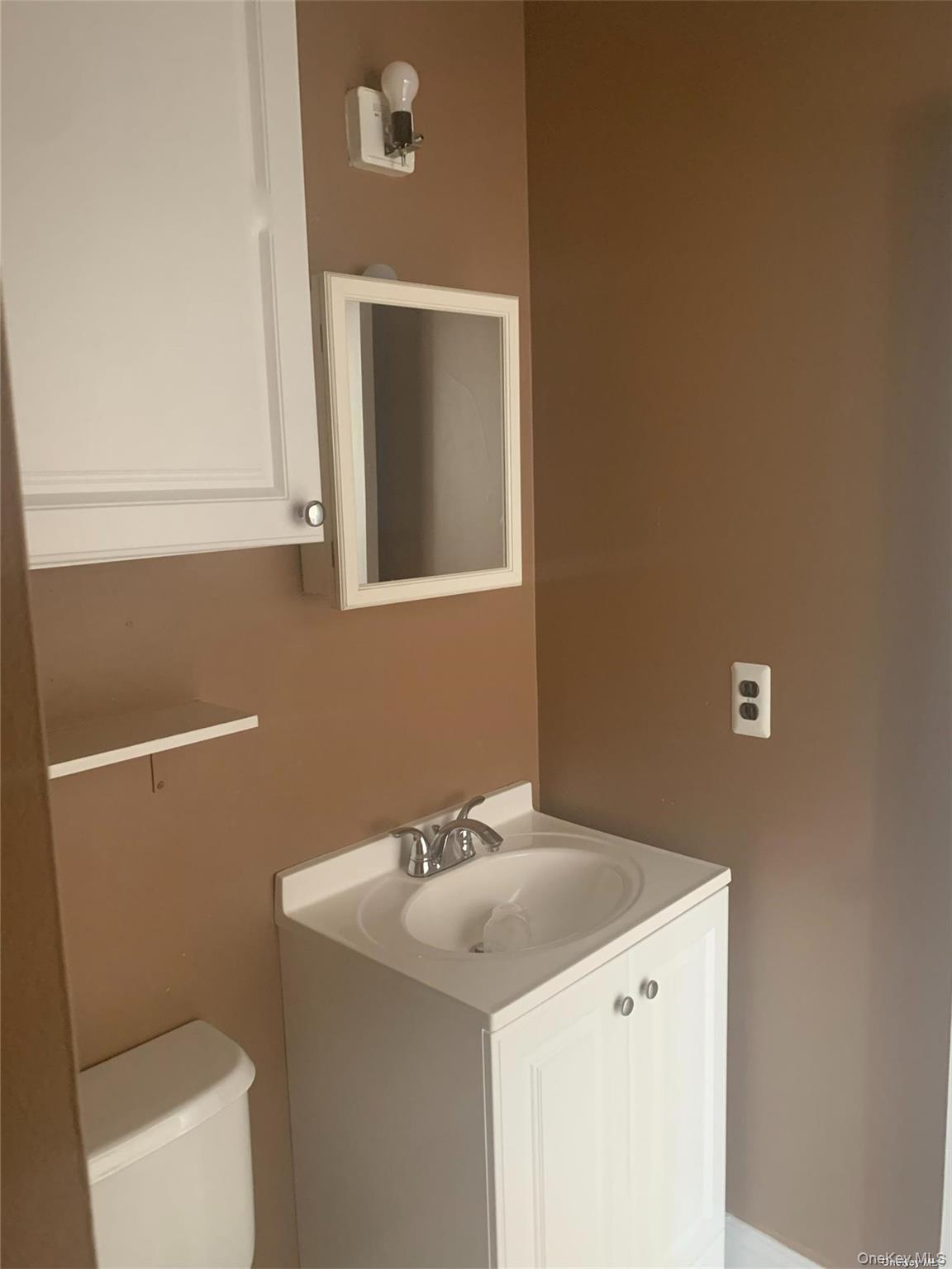 37 W Shore Road – For Rent photo 5