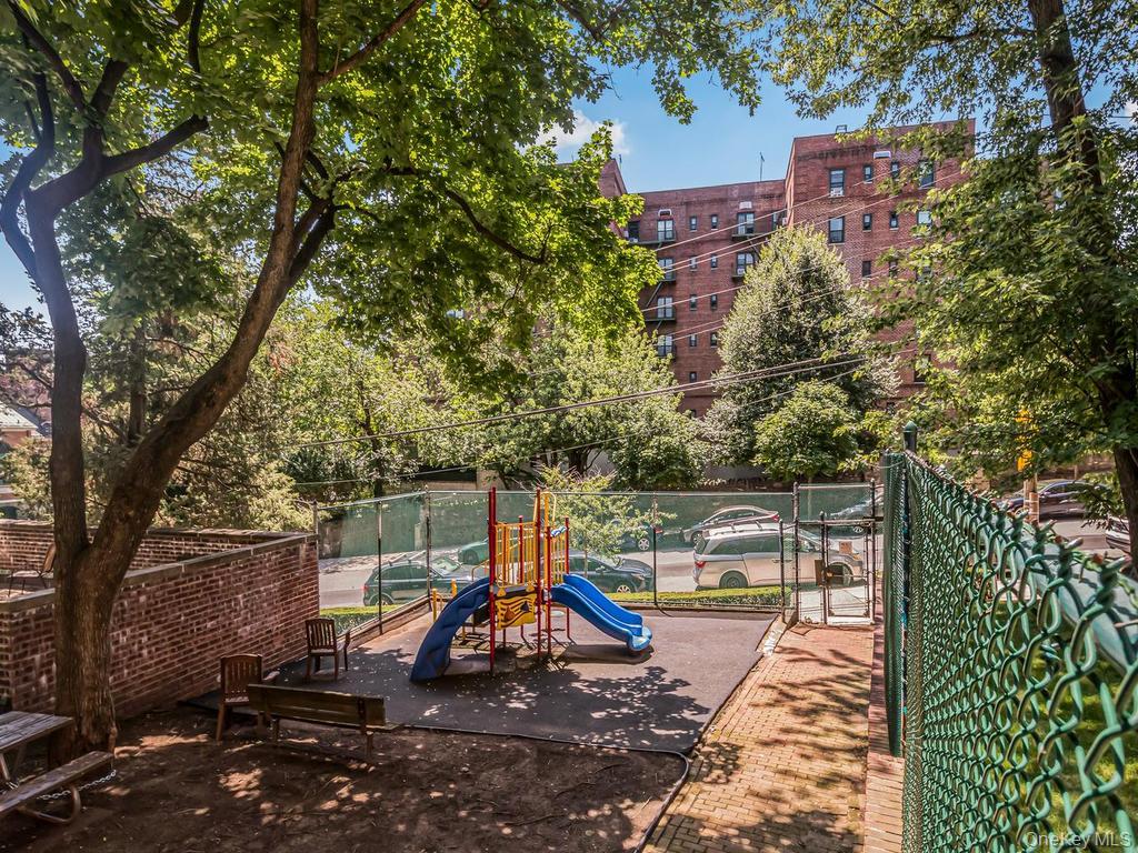 5601 Riverdale Avenue, Unit 3R photo 12