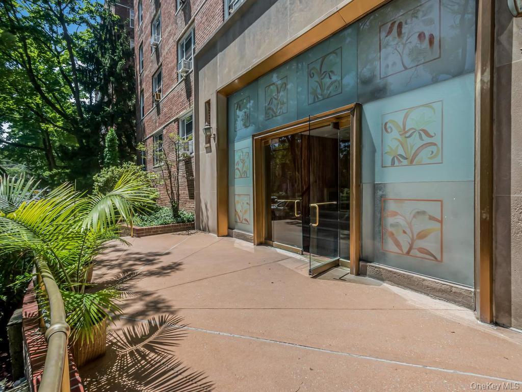 5601 Riverdale Avenue, Unit 3R photo 15