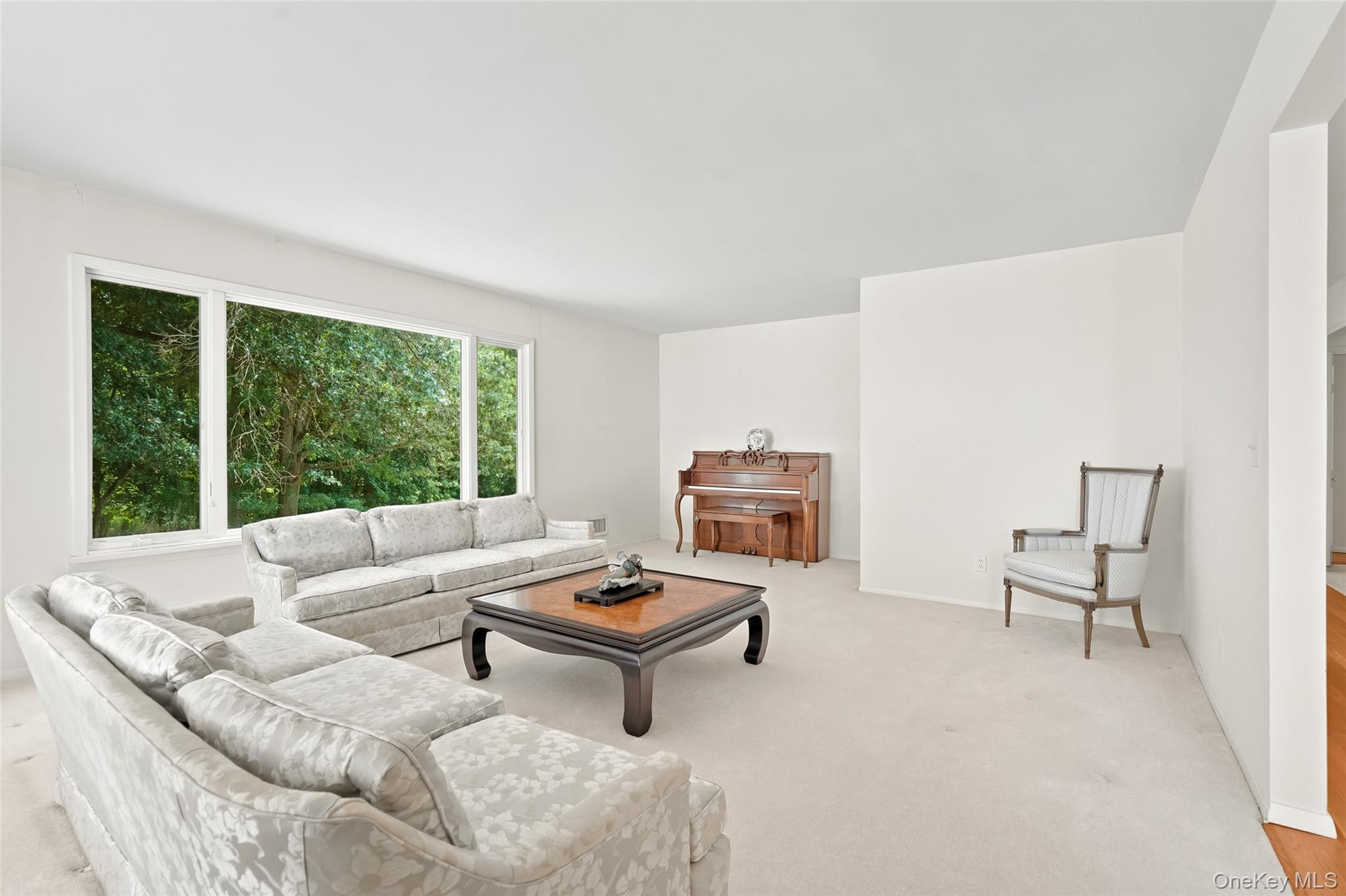 8 Palma Drive – For Sale photo 5