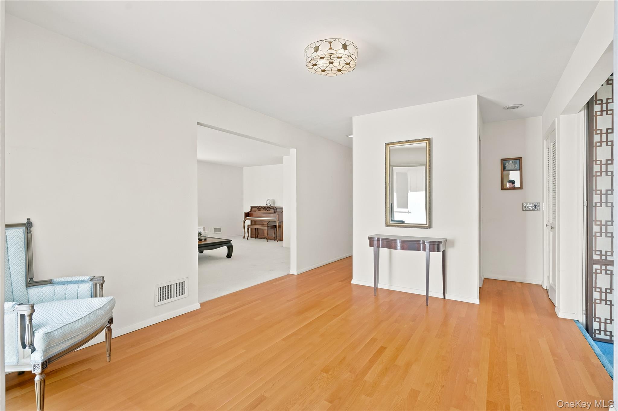 8 Palma Drive – For Sale photo 4