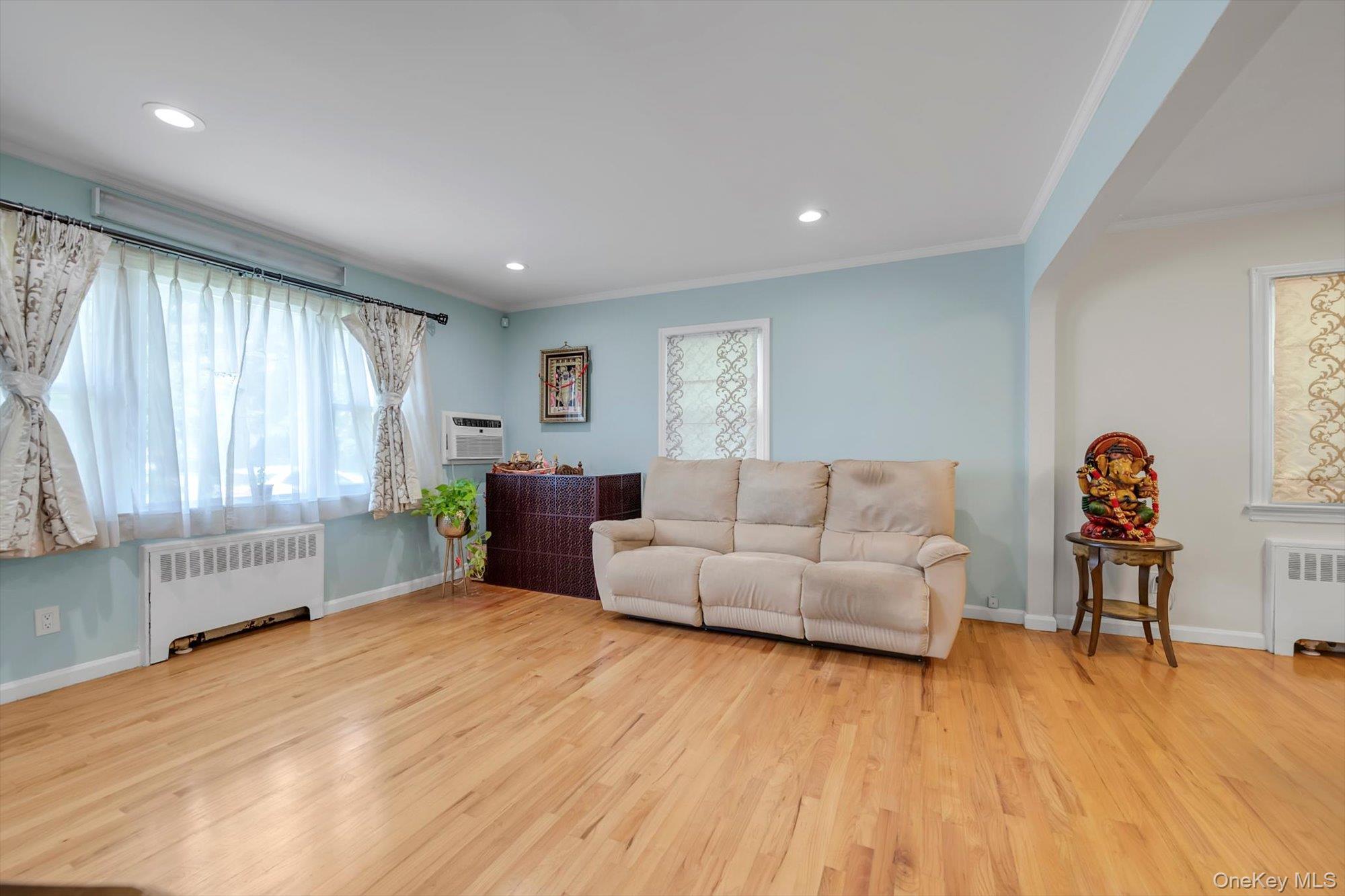 276 85th Avenue – For Sale photo 3