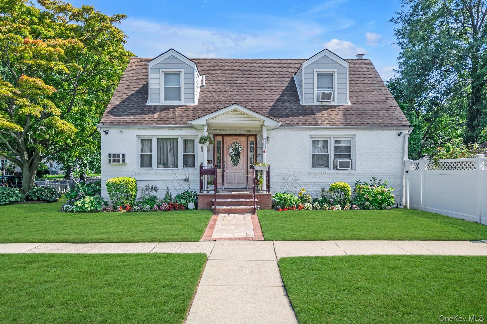 276 85th Avenue – For Sale