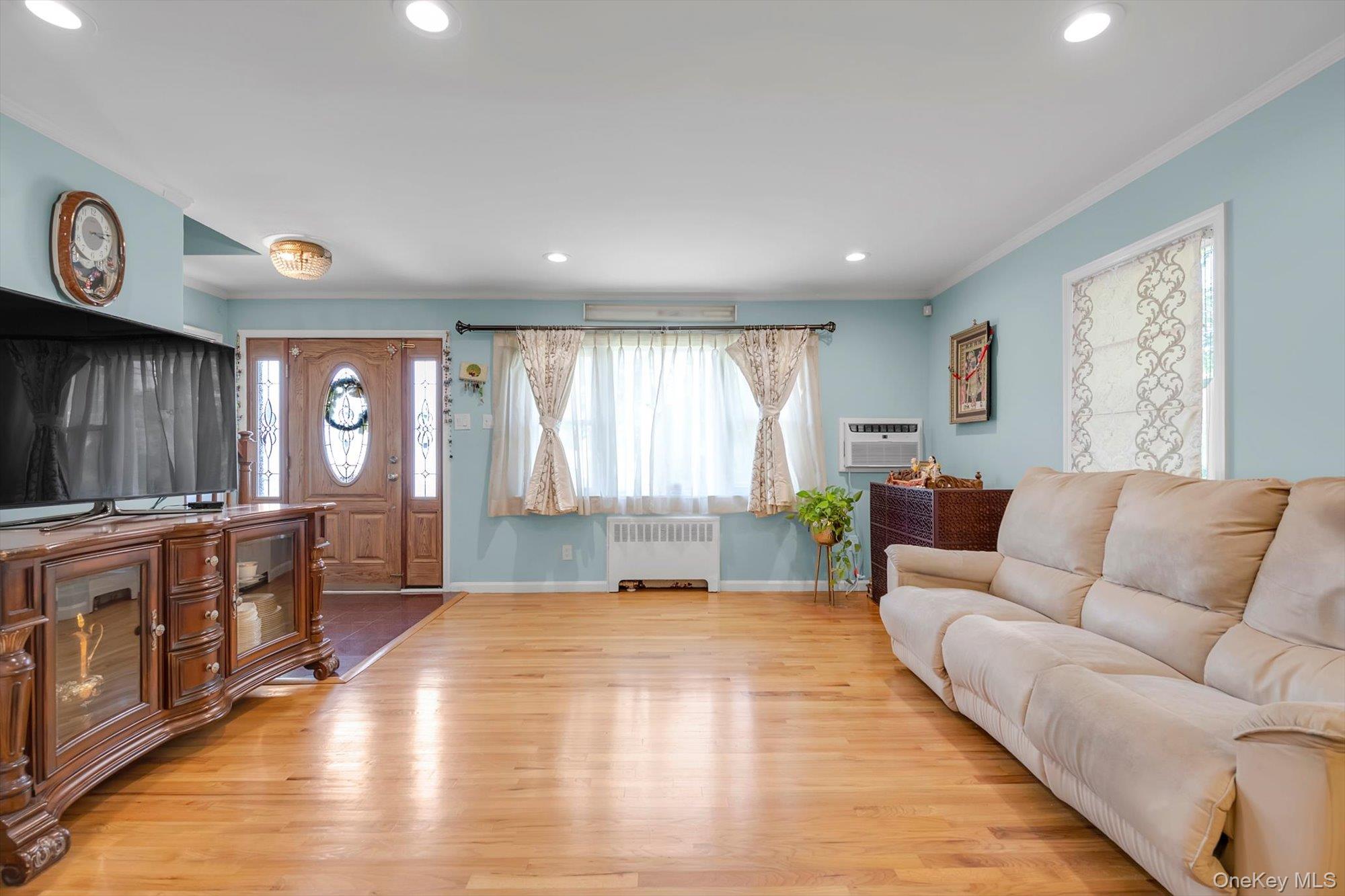 276 85th Avenue – For Sale photo 2