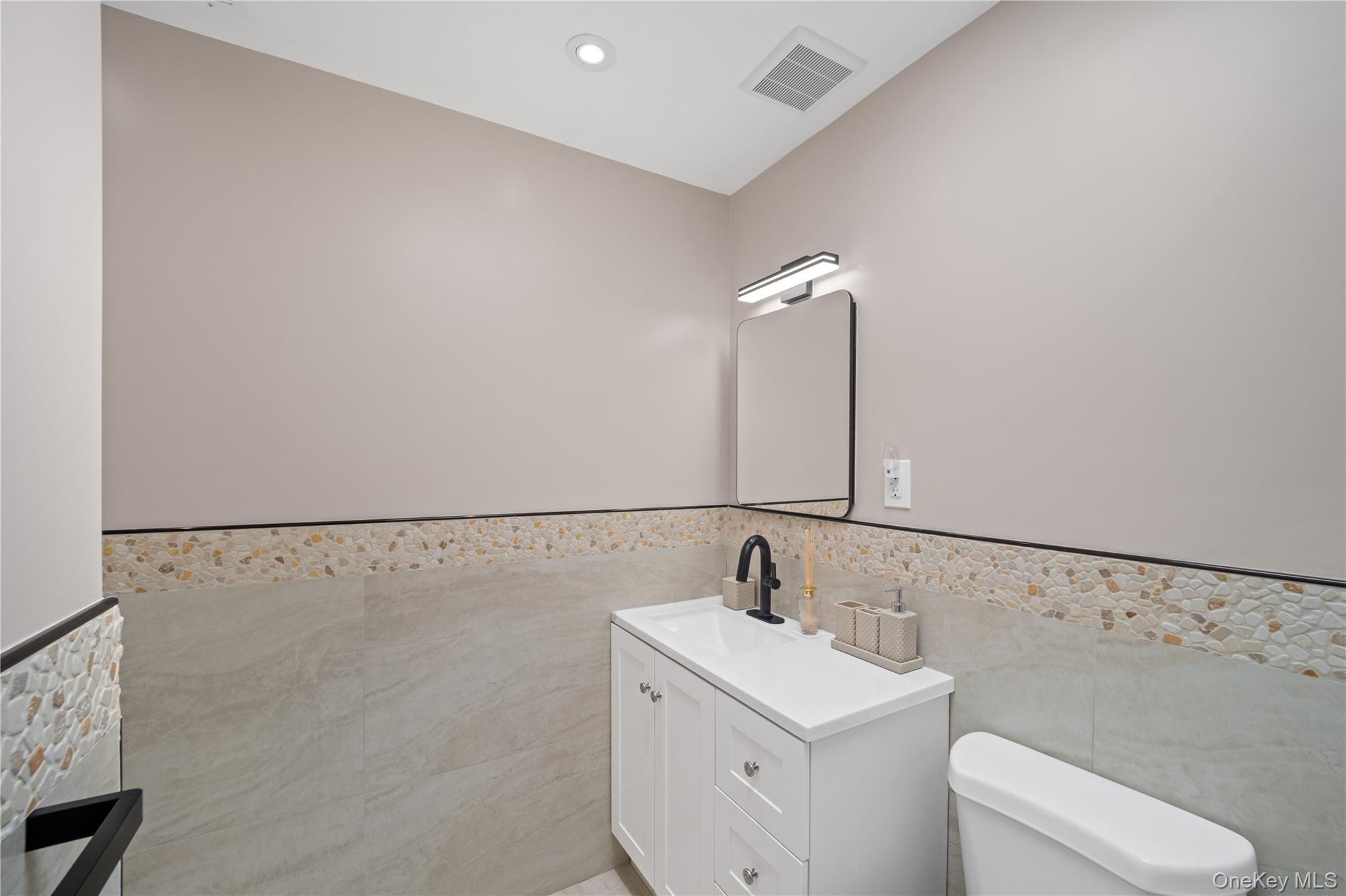 180 Davis Avenue, Unit 12A photo 14