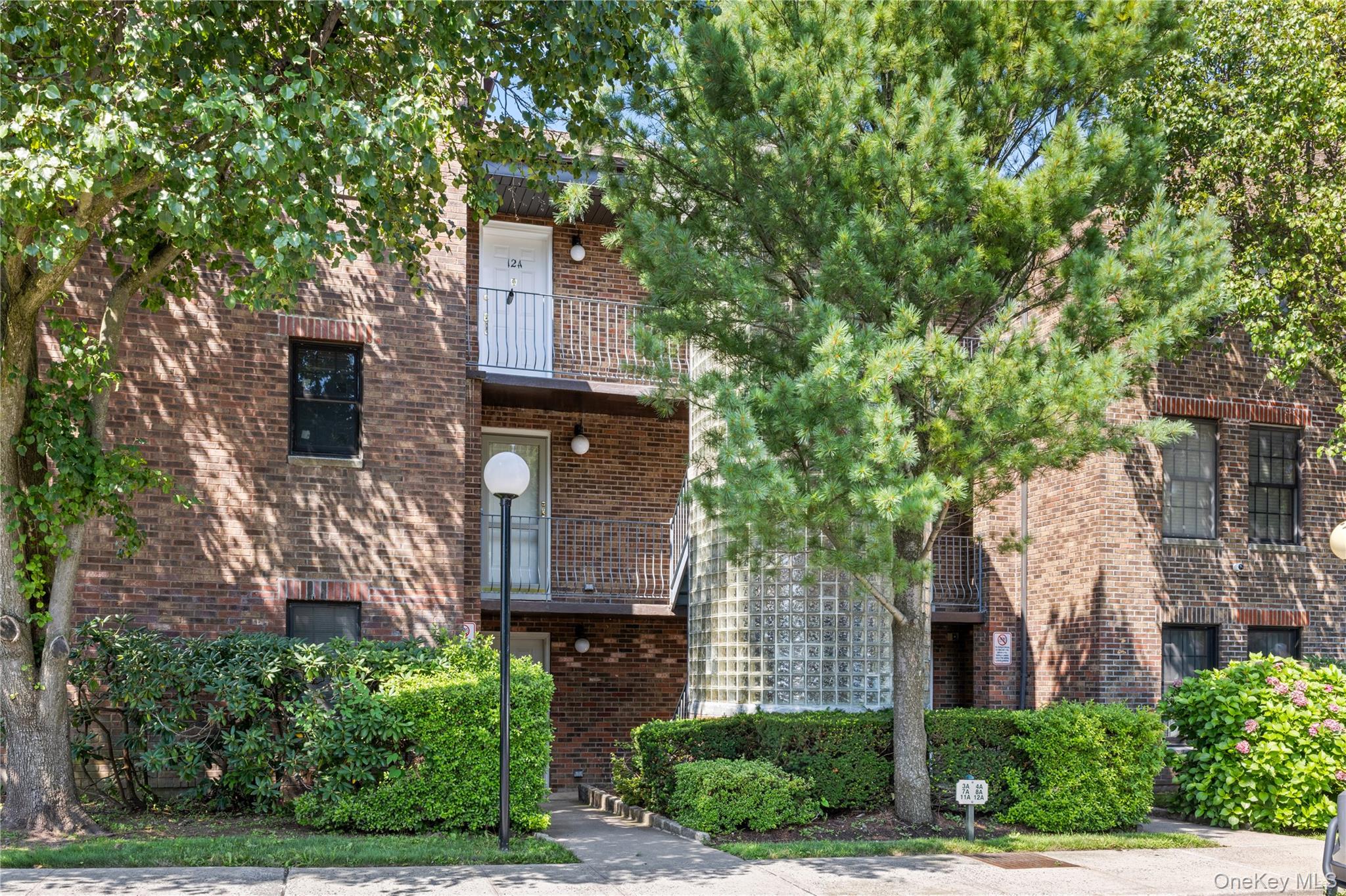 180 Davis Avenue, Unit 12A photo 2