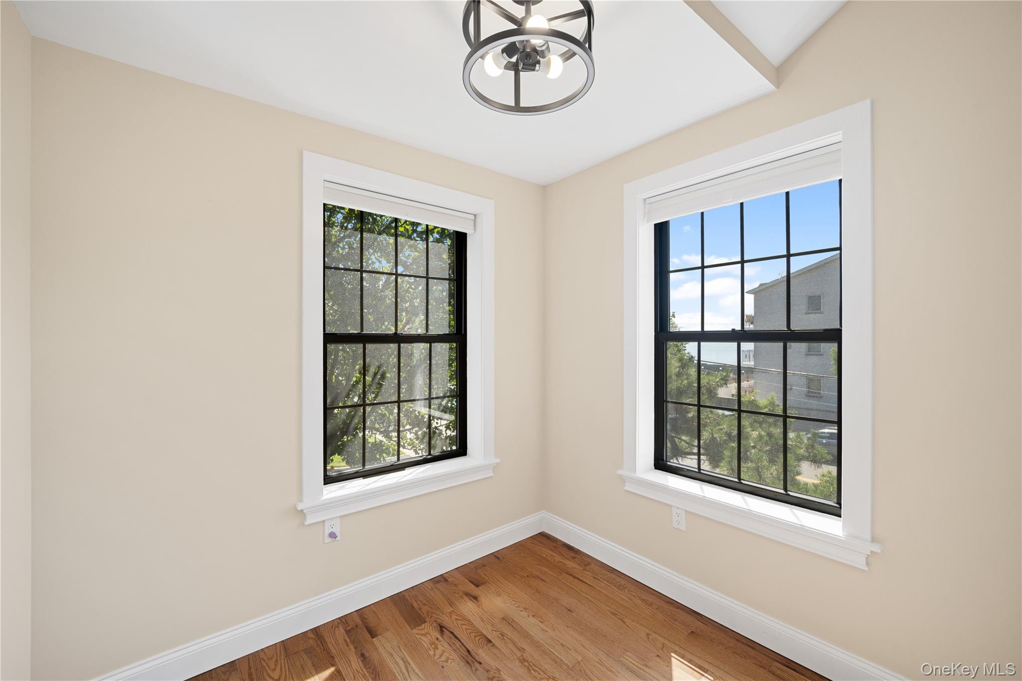 180 Davis Avenue, Unit 12A photo 11