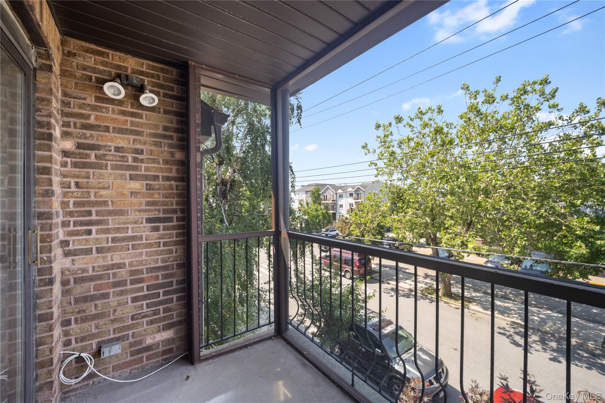 180 Davis Avenue, Unit 12A photo 17