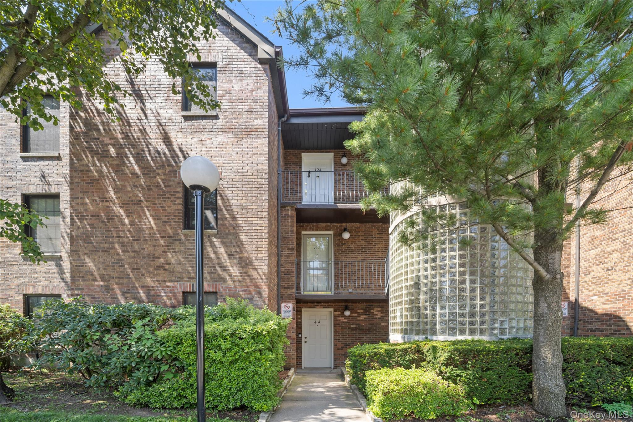 180 Davis Avenue, Unit 12A photo 3