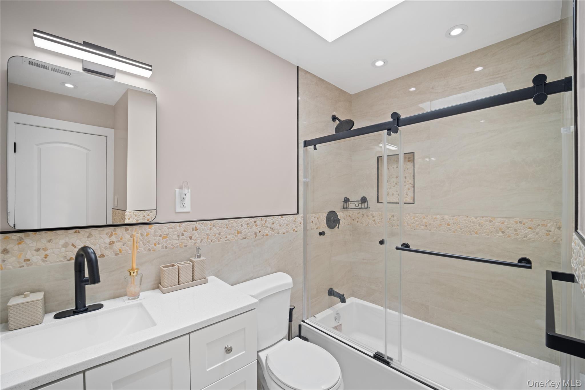 180 Davis Avenue, Unit 12A photo 13