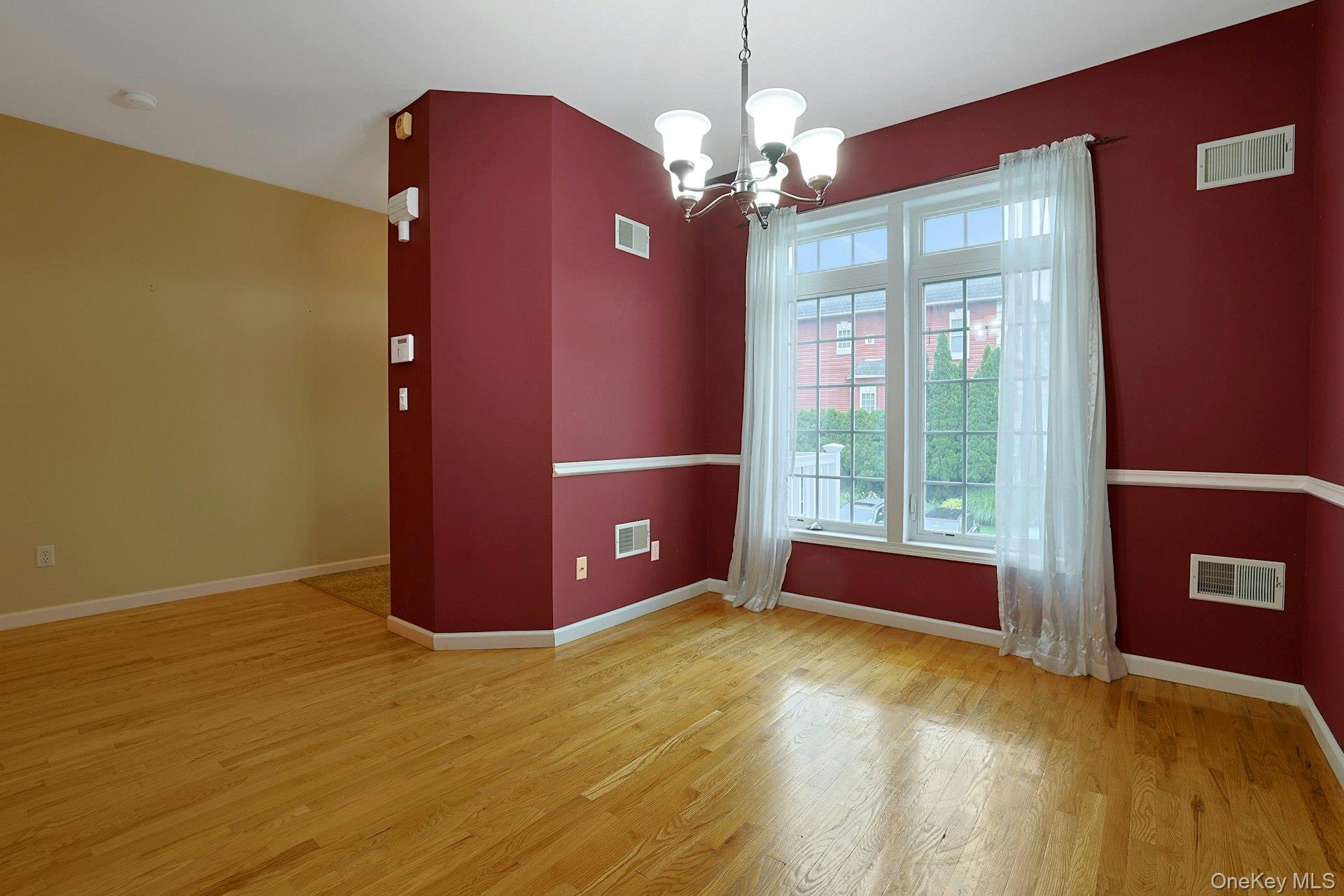 60 Alexander Court – For Sale photo 4