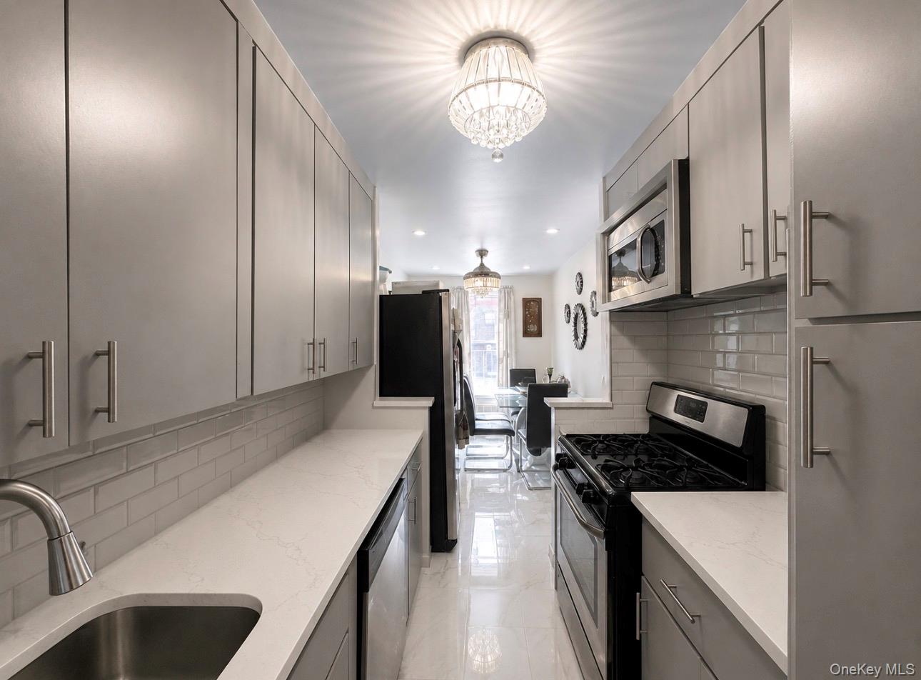 3520 Tryon Avenue, Unit 208 photo 19