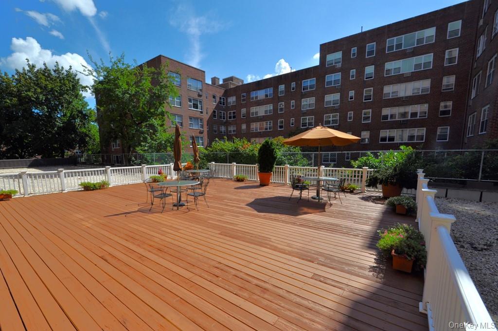 253 Garth Road, Unit 6F photo 27